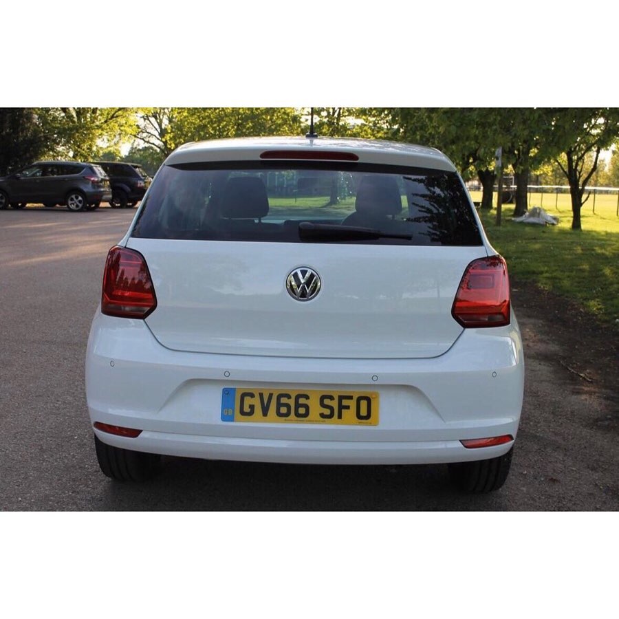 
										VOLKSWAGEN POLO full									